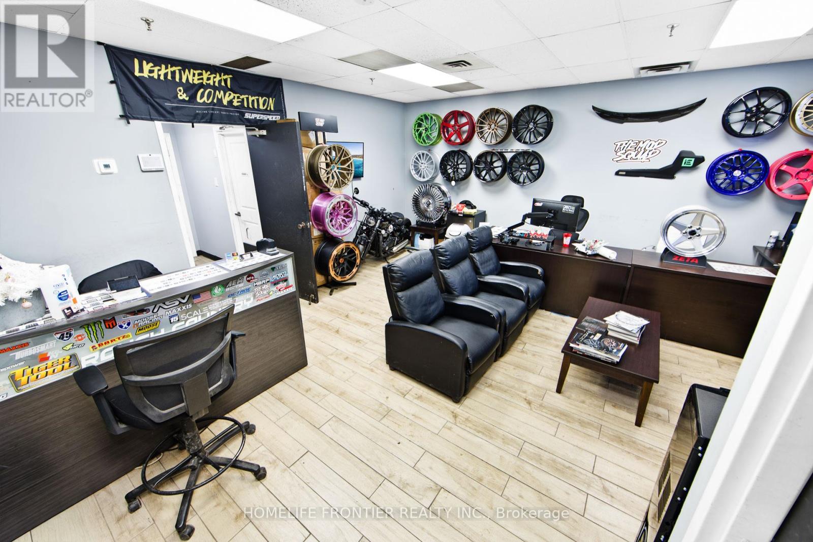 1077 Britannia Road E, Mississauga, Ontario  L4W 3X1 - Photo 8 - W12650864