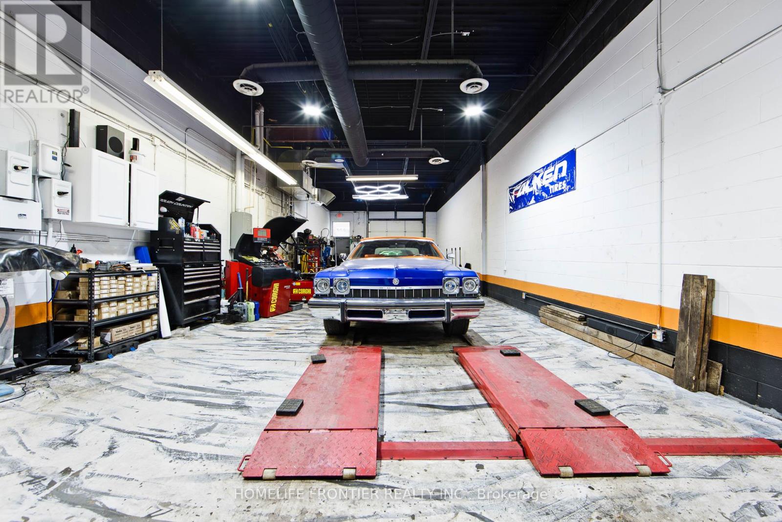 1077 Britannia Road E, Mississauga, Ontario  L4W 3X1 - Photo 9 - W12650864