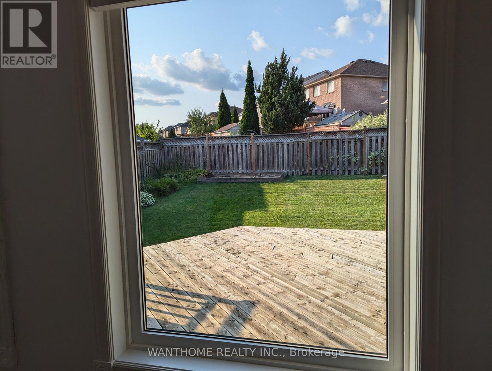 5533 Loonlake Avenue, Mississauga, Ontario  L5V 2E3 - Photo 3 - W12650866