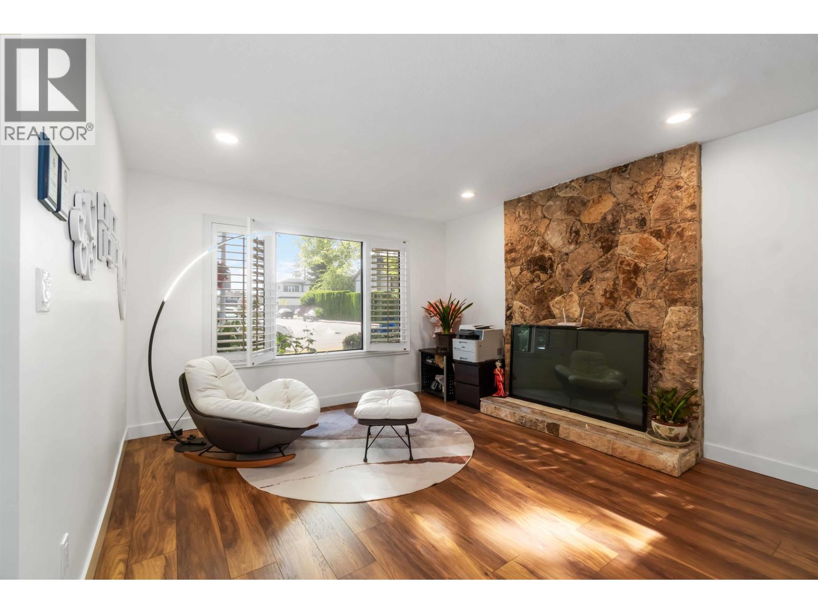 10520 Yarmish Drive, Richmond, British Columbia  V7E 5E7 - Photo 3 - R3070434