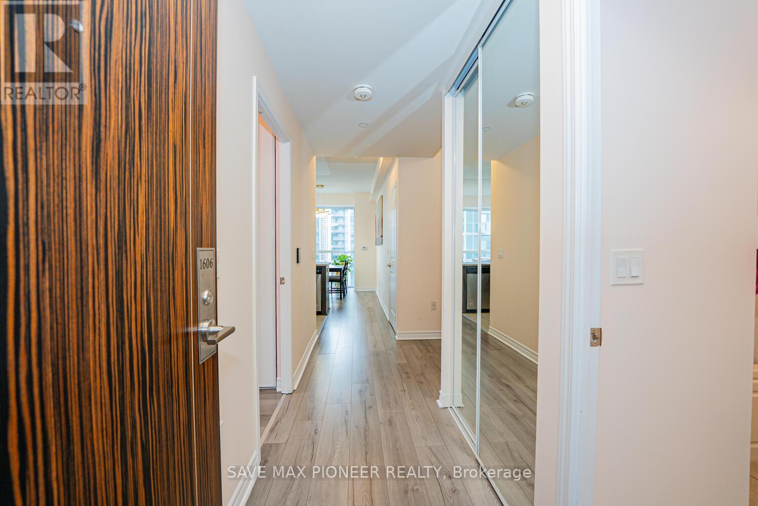 1606 - 349 Rathburn Road W, Mississauga, Ontario  L5B 0G9 - Photo 10 - W12649896