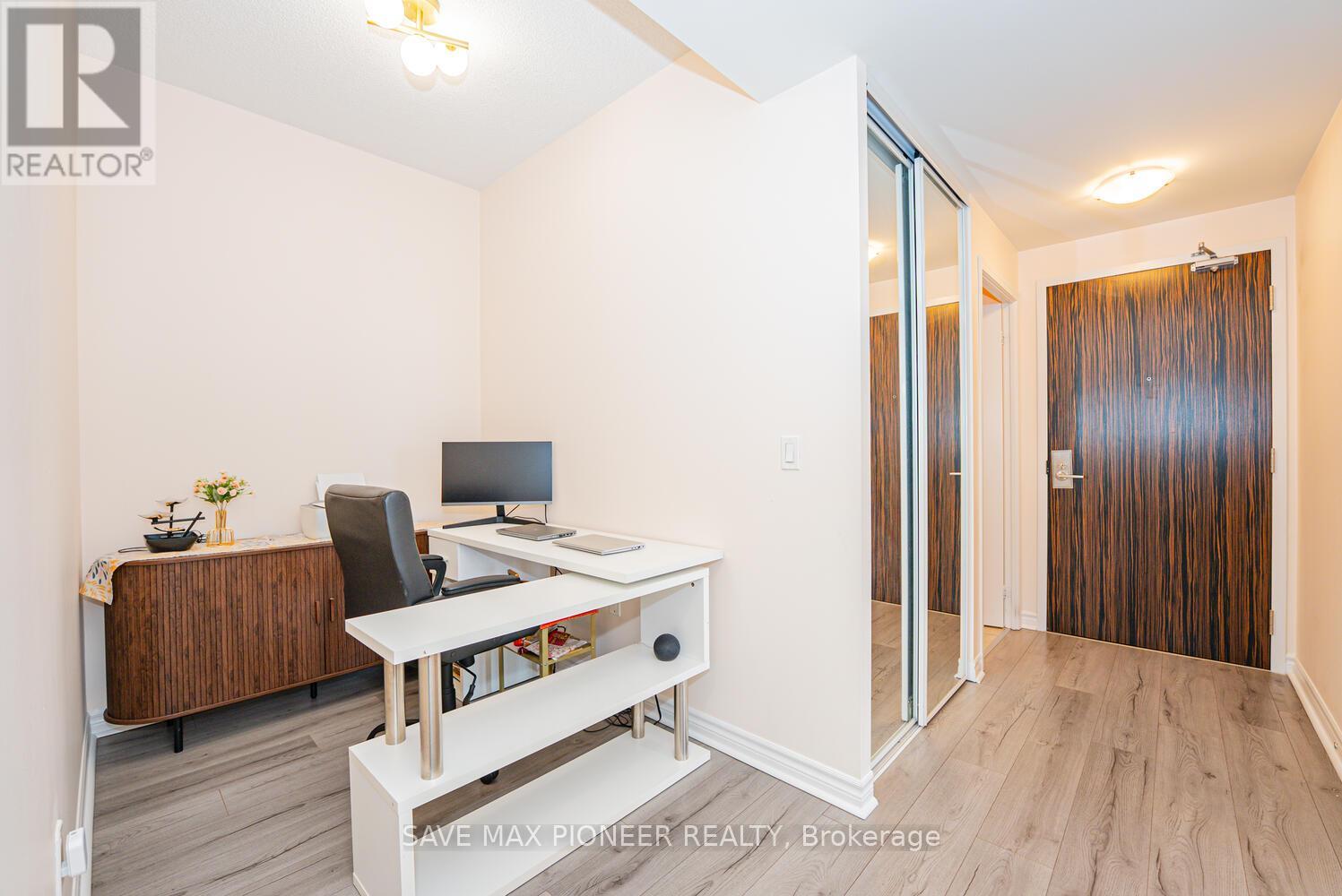 1606 - 349 Rathburn Road W, Mississauga, Ontario  L5B 0G9 - Photo 13 - W12649896