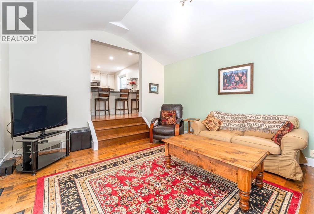 4 Woodside Lane, Canmore, Alberta  T1W 1T1 - Photo 29 - A2276183