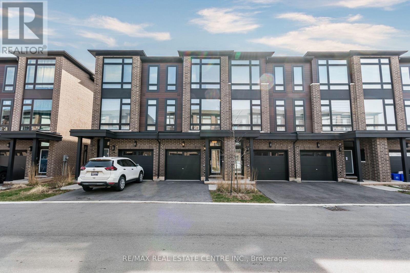 33 - 270 MELVIN AVENUE, Hamilton, Ontario