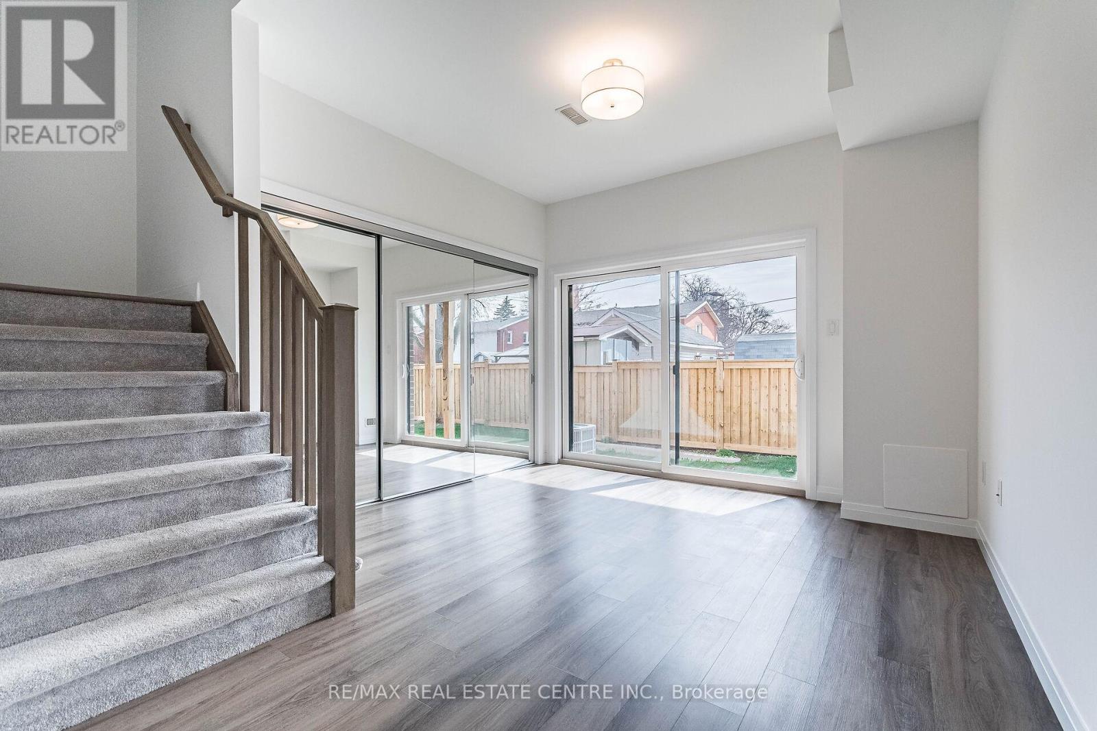 33 - 270 Melvin Avenue, Hamilton, Ontario  L8H 2K2 - Photo 4 - X12650878