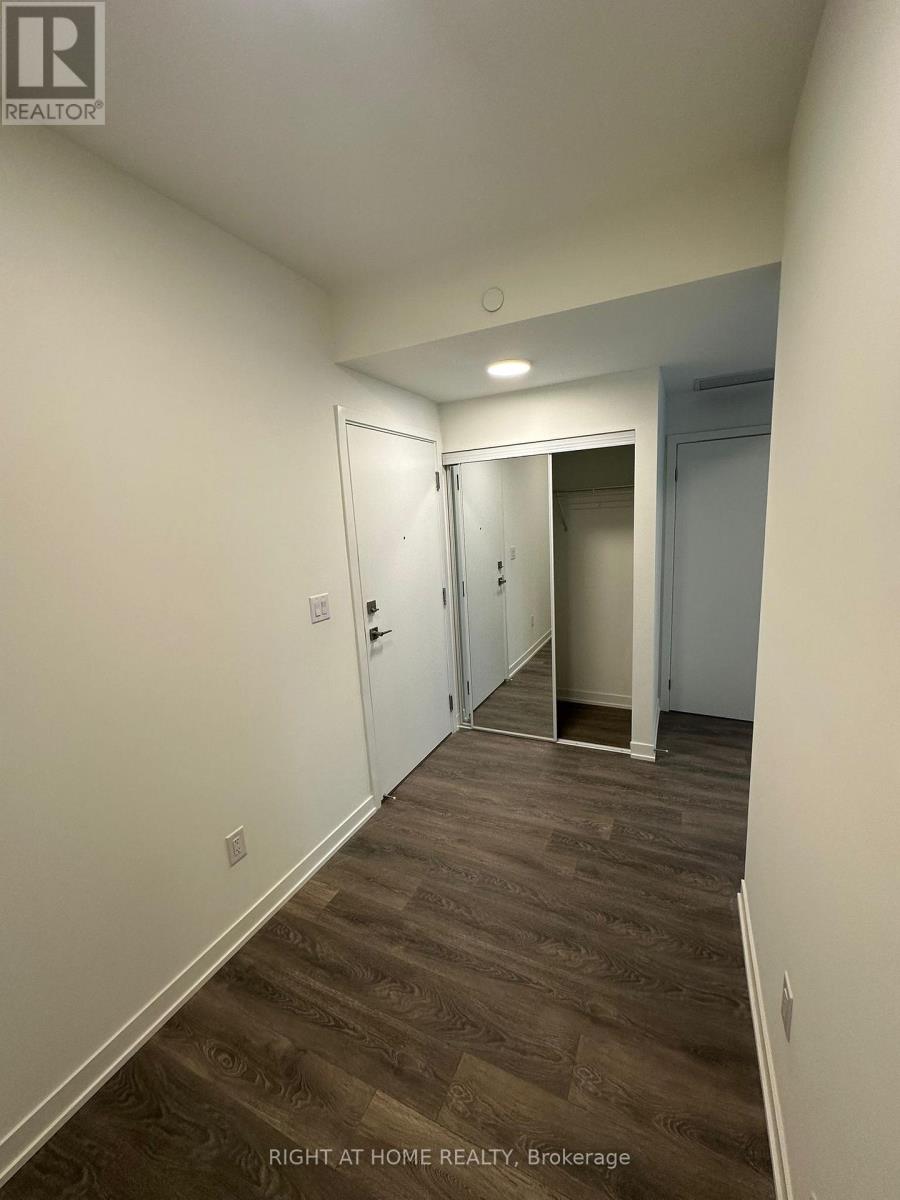 111 - 135 Canon Jackson Drive, Toronto, Ontario  M6M 0C3 - Photo 2 - W12650882