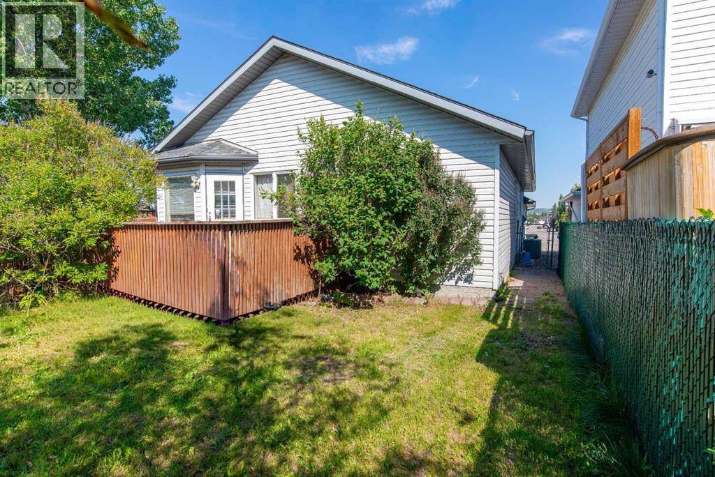 152 Valley Meadow Close Nw, Calgary, Alberta  T3B 5M2 - Photo 28 - A2275357