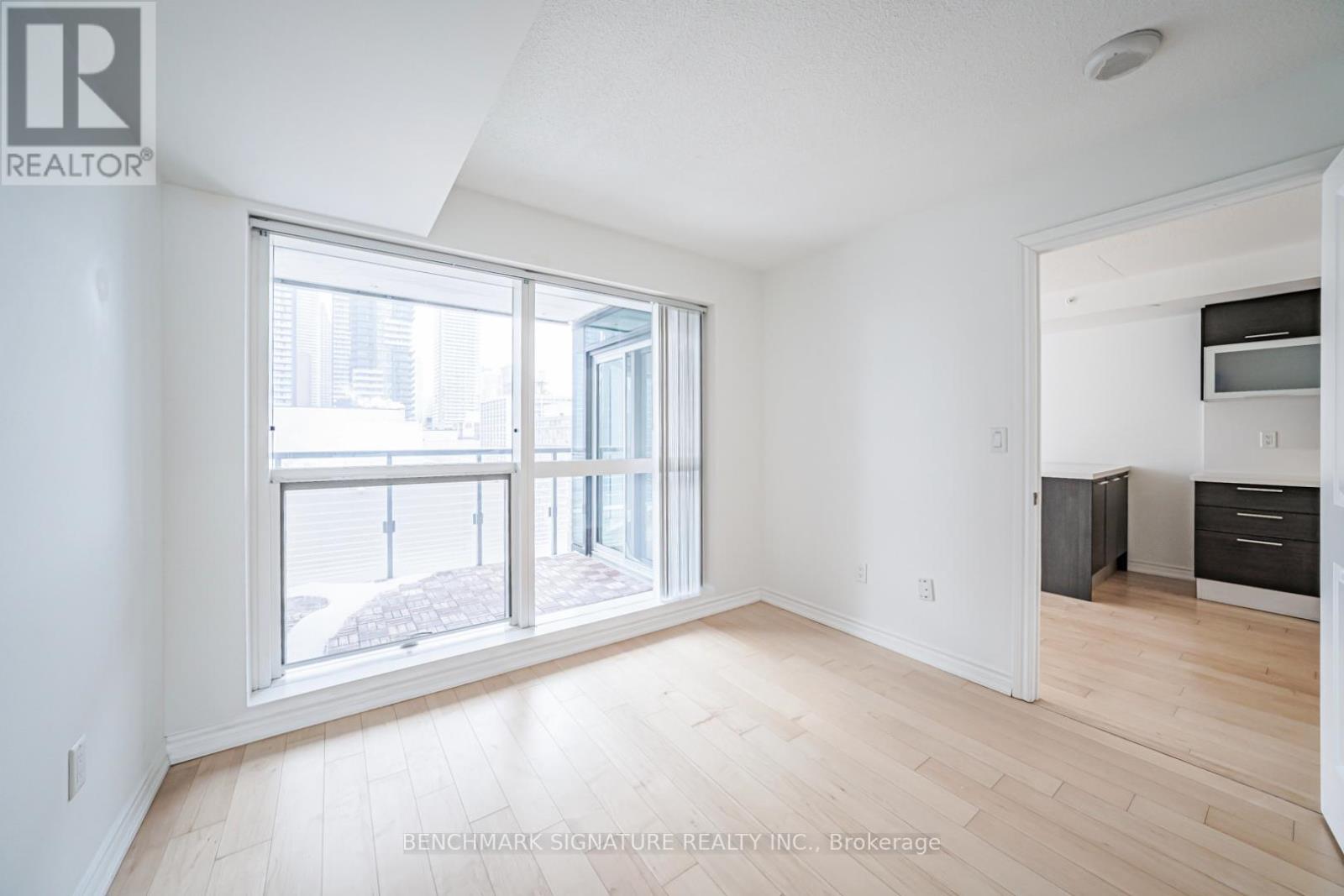 1416 - 386 Yonge Street, Toronto, Ontario  M5B 0A5 - Photo 19 - C12551562
