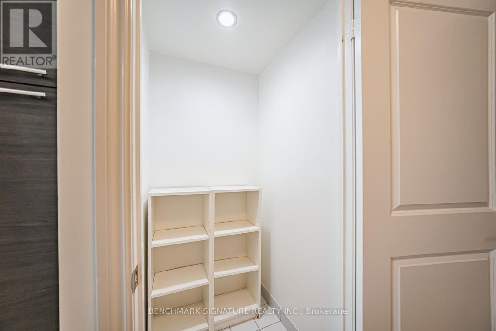 1416 - 386 Yonge Street, Toronto, Ontario  M5B 0A5 - Photo 11 - C12551562