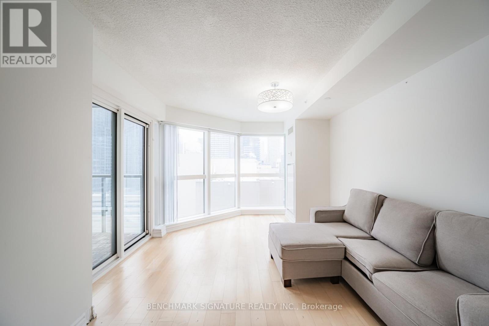 1416 - 386 Yonge Street, Toronto, Ontario  M5B 0A5 - Photo 17 - C12551562