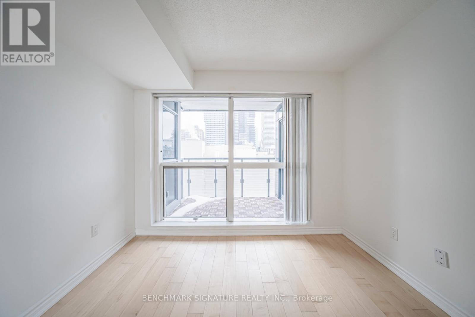 1416 - 386 Yonge Street, Toronto, Ontario  M5B 0A5 - Photo 21 - C12551562