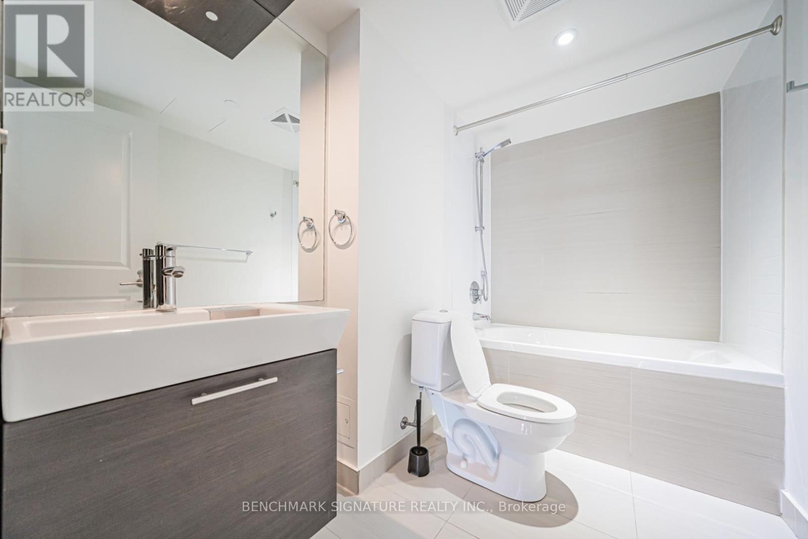 1416 - 386 Yonge Street, Toronto, Ontario  M5B 0A5 - Photo 25 - C12551562