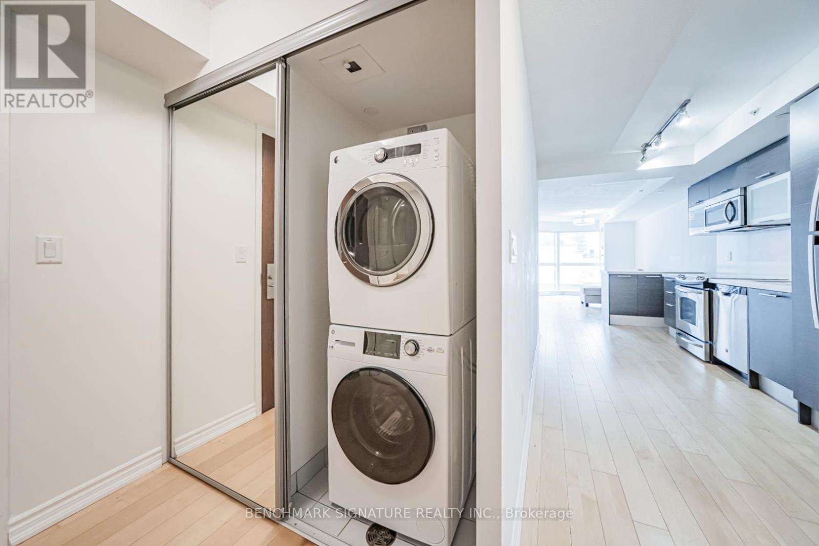 1416 - 386 Yonge Street, Toronto, Ontario  M5B 0A5 - Photo 4 - C12551562