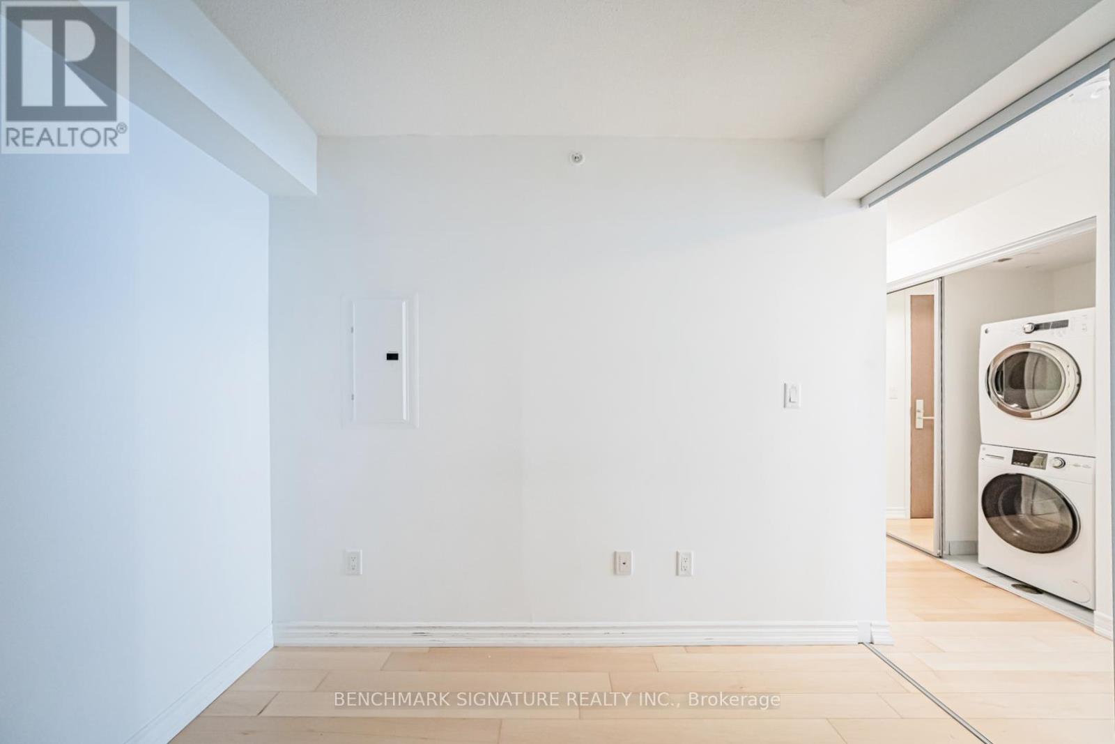 1416 - 386 Yonge Street, Toronto, Ontario  M5B 0A5 - Photo 8 - C12551562