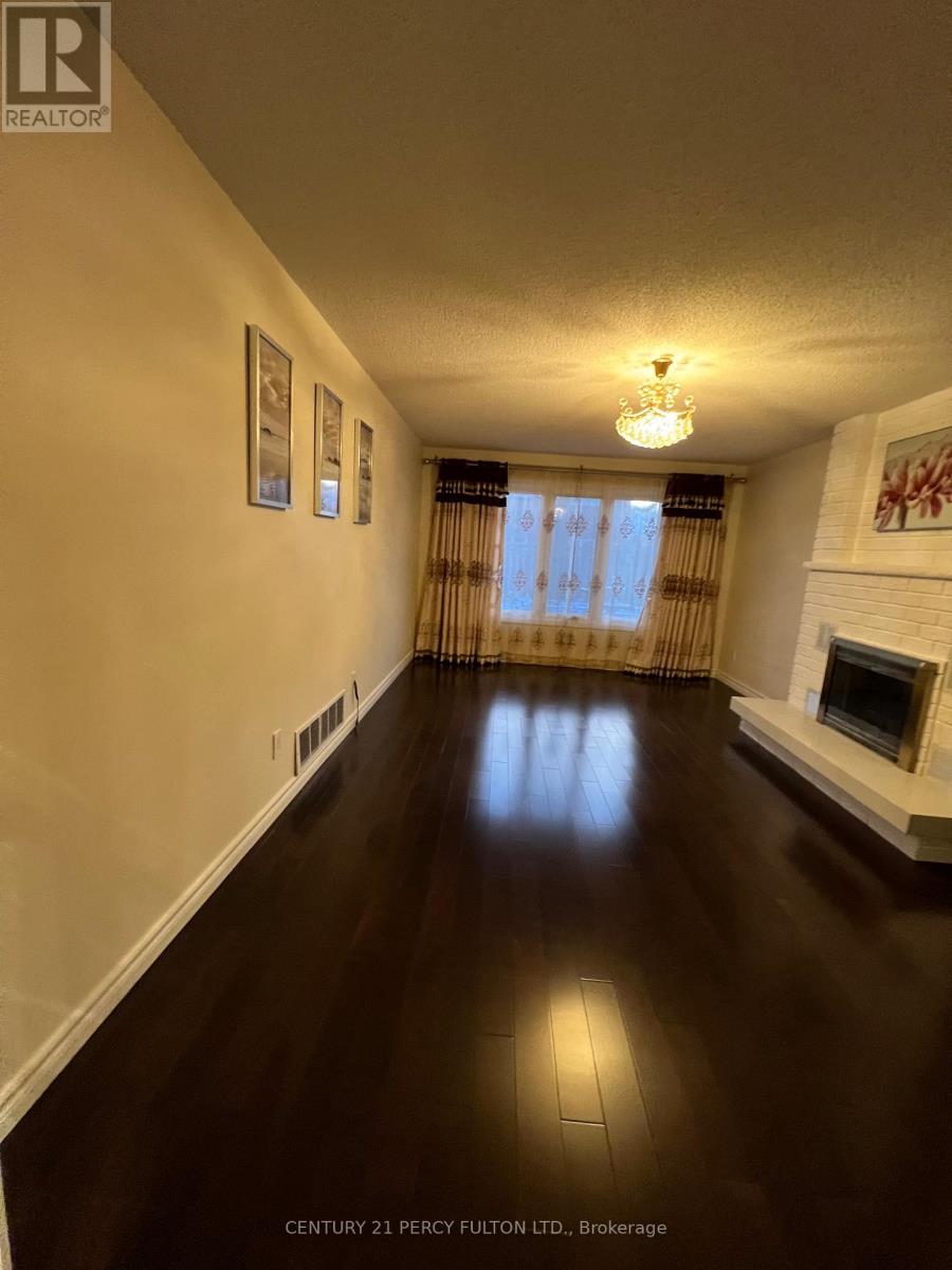 Main+bsmt - 1366 Chalfield Drive, Oakville, Ontario  L6J 6R5 - Photo 6 - W12650234