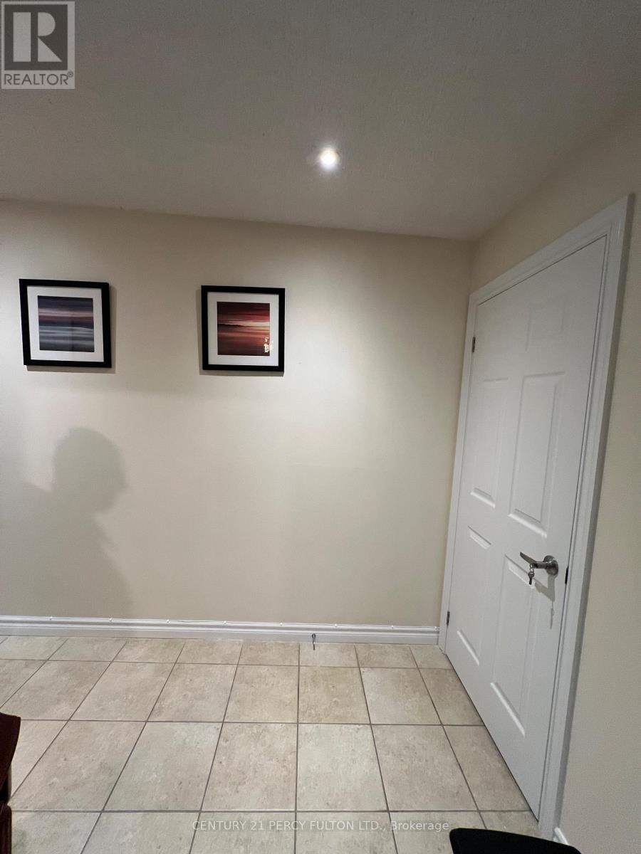 Main+bsmt - 1366 Chalfield Drive, Oakville, Ontario  L6J 6R5 - Photo 7 - W12650234