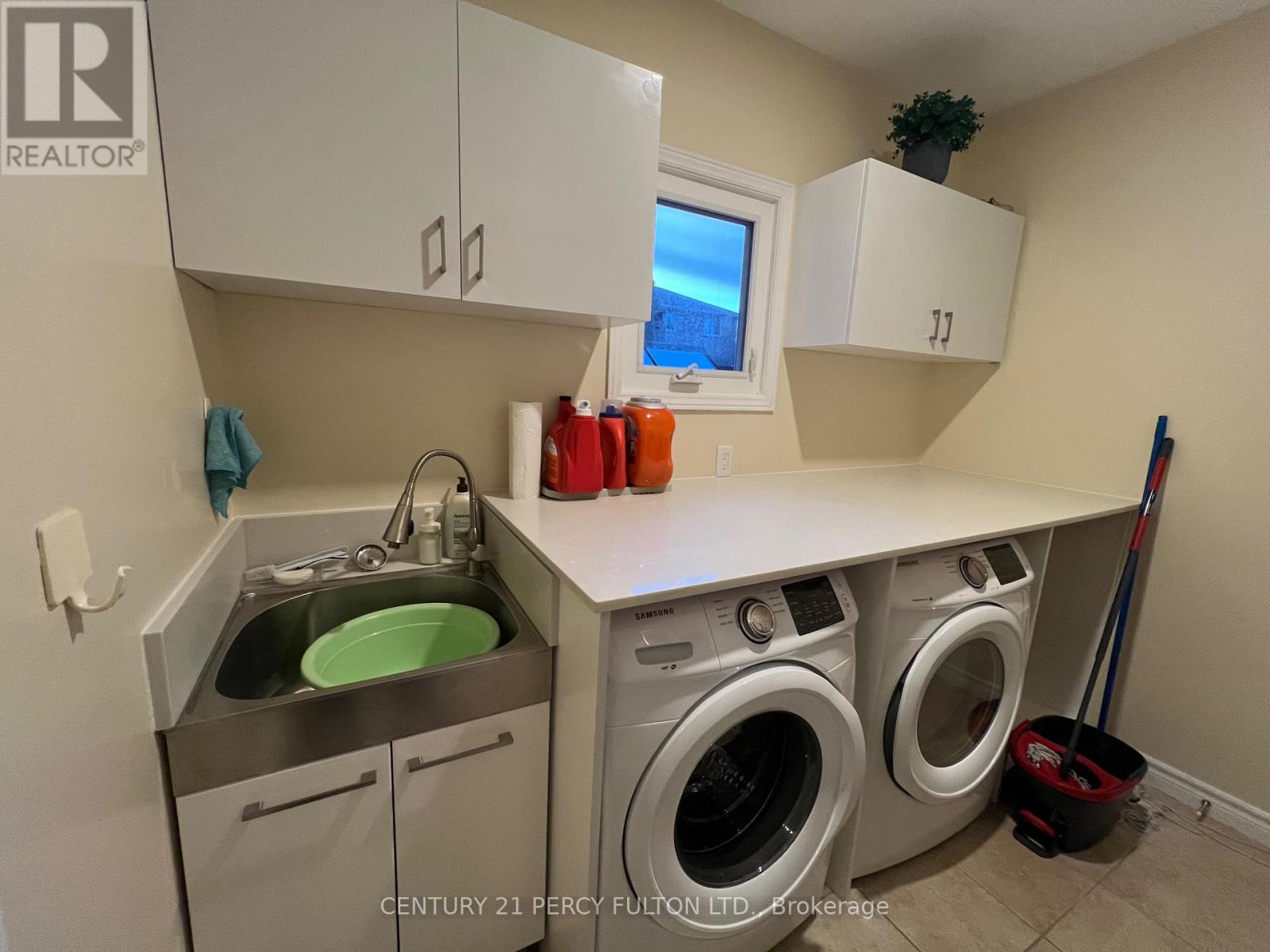 Main+bsmt - 1366 Chalfield Drive, Oakville, Ontario  L6J 6R5 - Photo 4 - W12650234