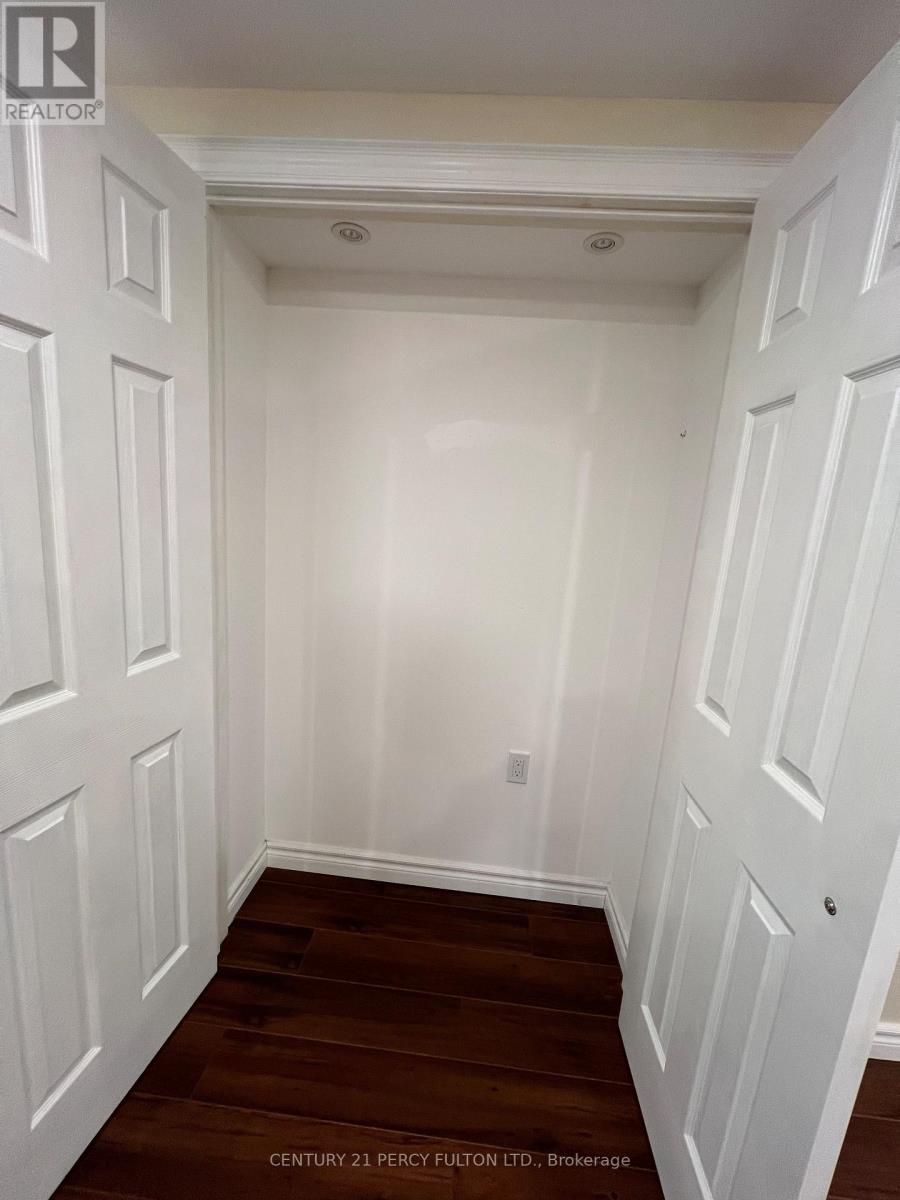 Main+bsmt - 1366 Chalfield Drive, Oakville, Ontario  L6J 6R5 - Photo 11 - W12650234