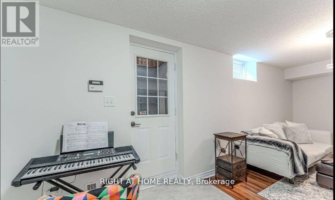 36 Knupp Road, Barrie, Ontario  L4N 0P6 - Photo 3 - S12650904