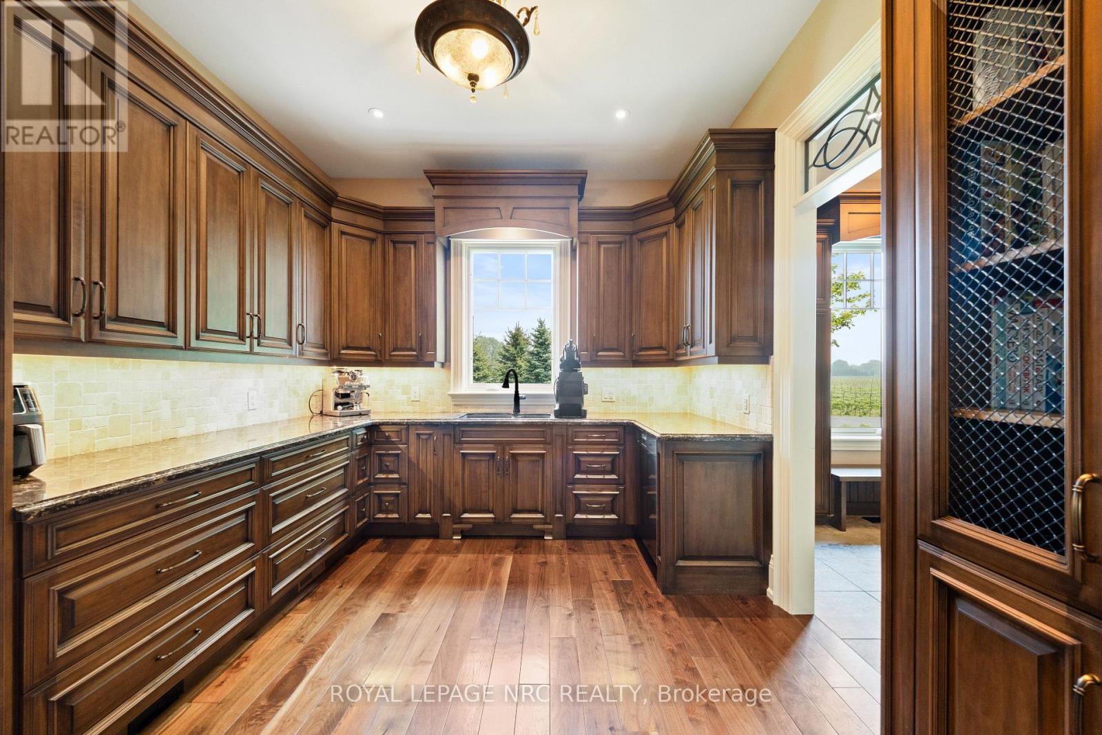 1234 Lakeshore Road, Niagara-On-The-Lake, Ontario  L0S 1J0 - Photo 15 - X12650924