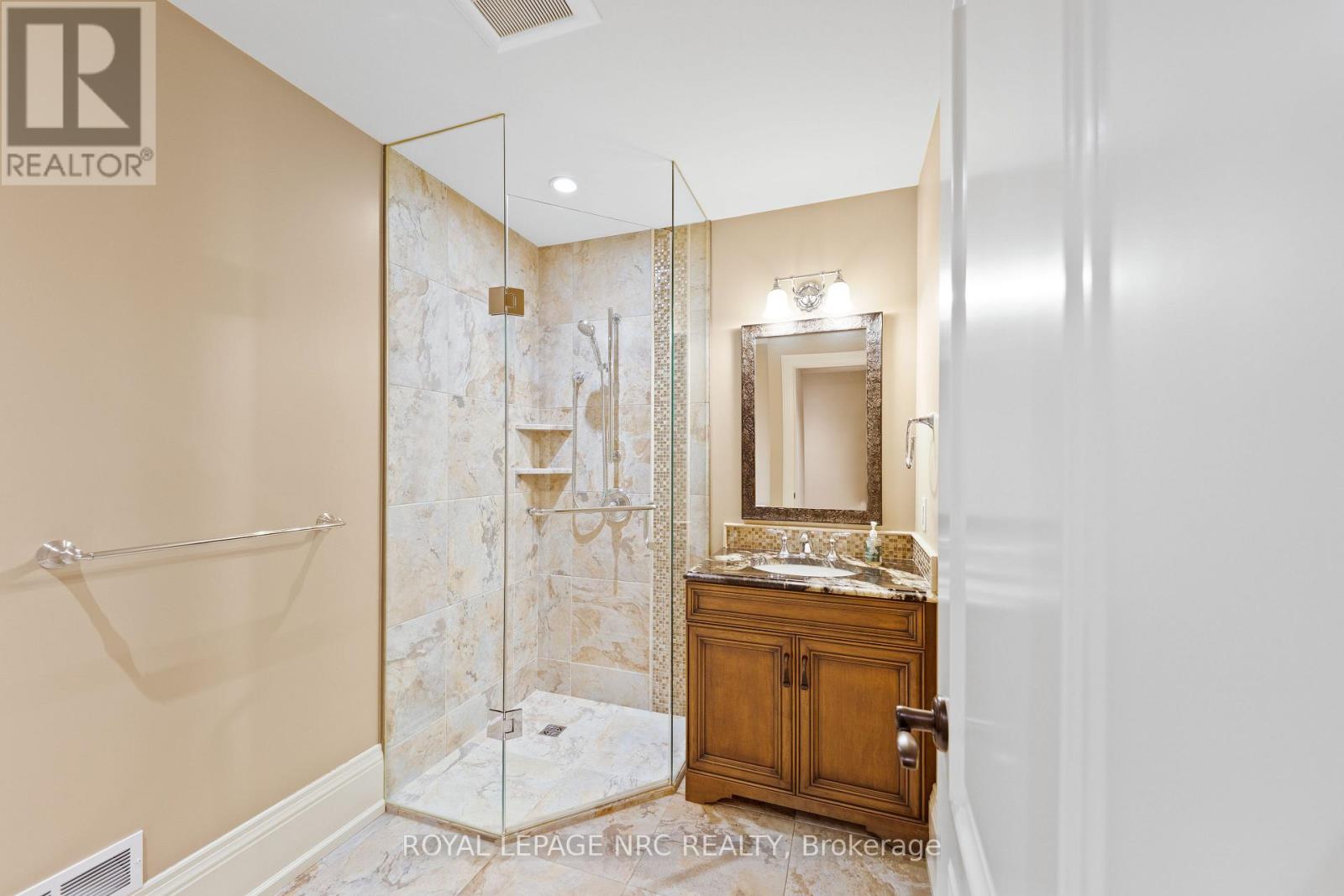 1234 Lakeshore Road, Niagara-On-The-Lake, Ontario  L0S 1J0 - Photo 34 - X12650924