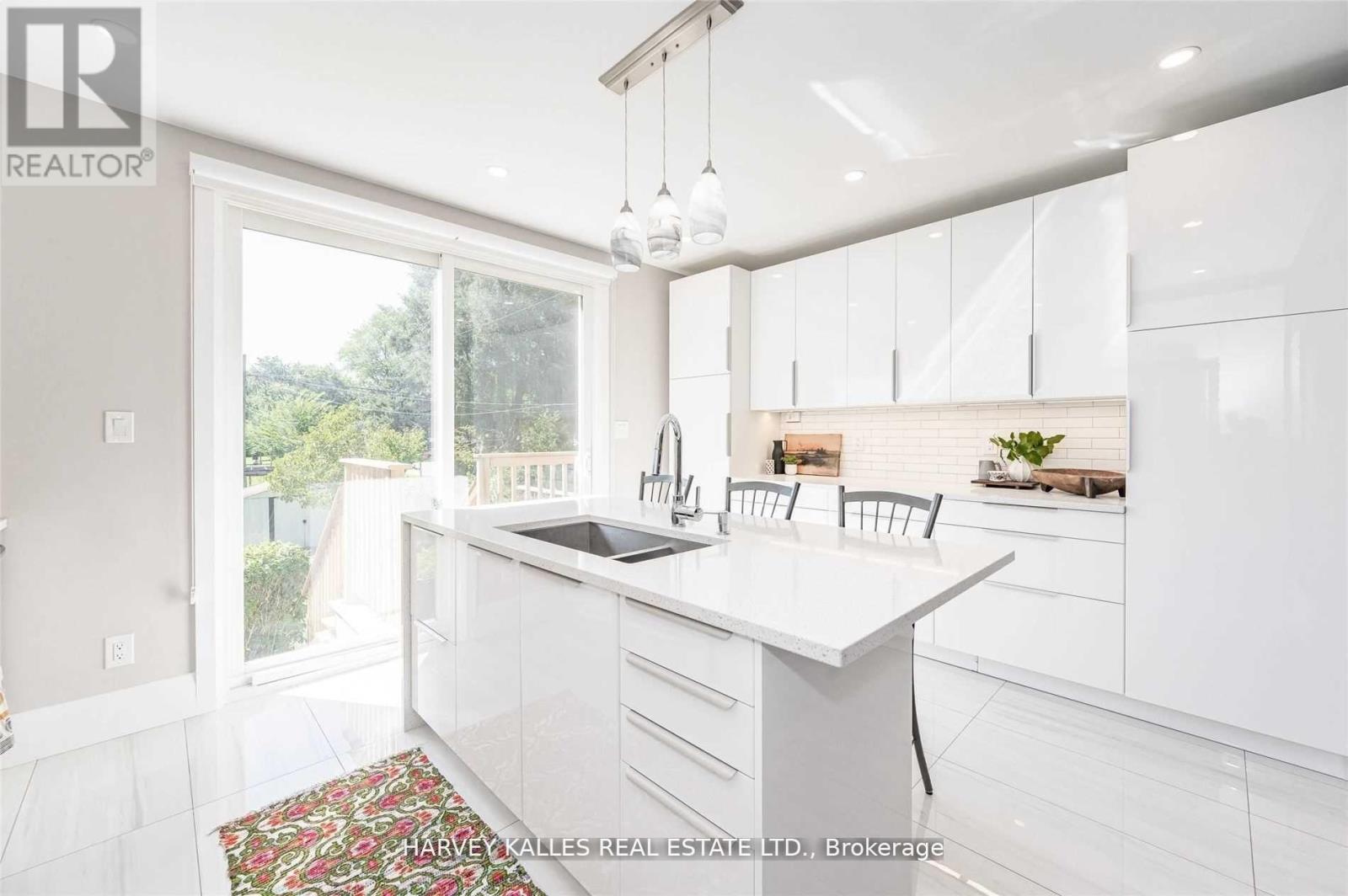 Room - 26 Leyton Avenue, Toronto, Ontario  M1L 3T4 - Photo 4 - E12650928