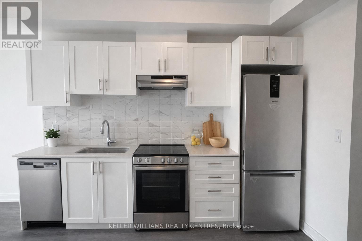 709 - 705 Davis Drive, Newmarket, Ontario  L3Y 0J1 - Photo 3 - N12650930