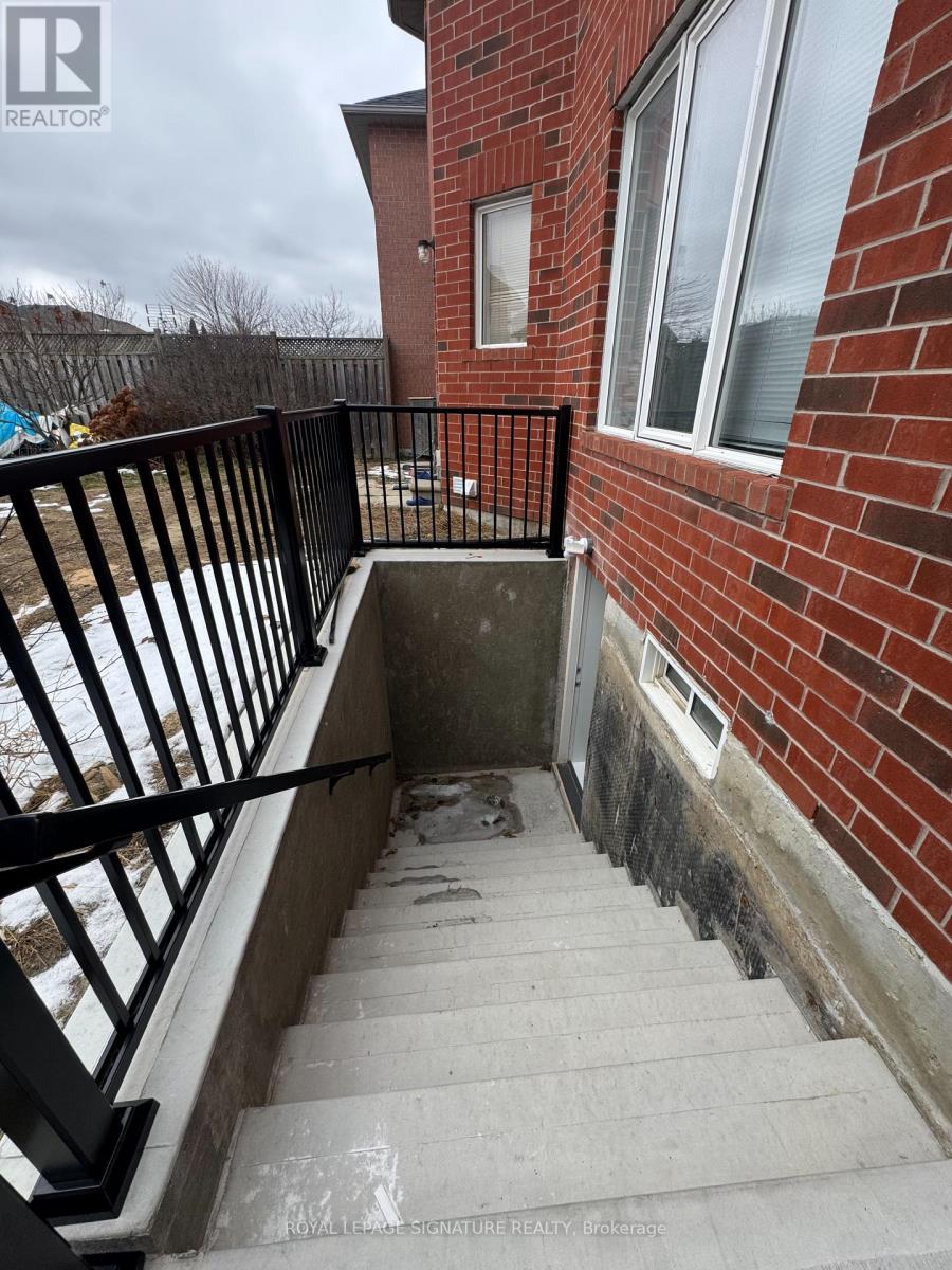 Bsmnt - 1215 Wadebridge Crescent N, Oshawa, Ontario  L1K 2V5 - Photo 4 - E12650500