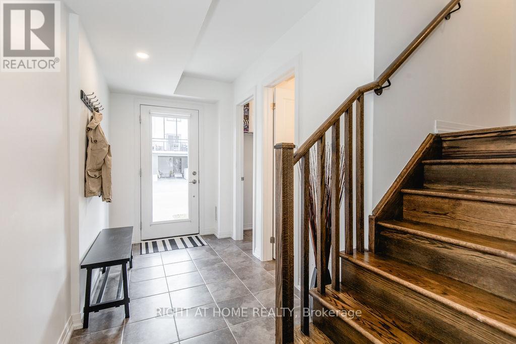 20 Andean Lane, Barrie, Ontario  L9J 0J4 - Photo 2 - S12650936