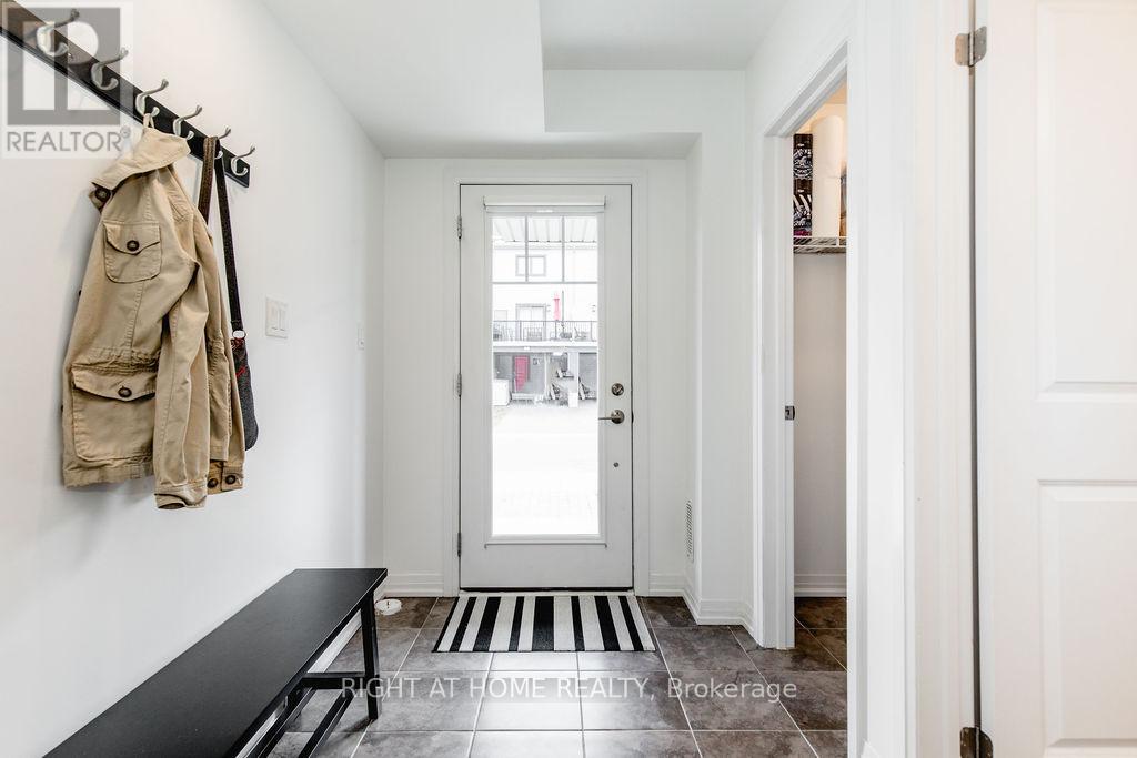 20 Andean Lane, Barrie, Ontario  L9J 0J4 - Photo 3 - S12650936