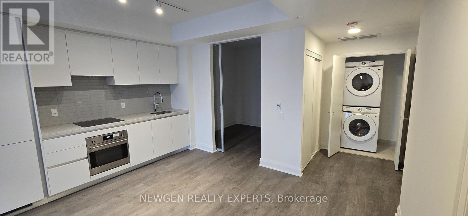 811 - 2 Erskine Road, Mississauga, Ontario  L5B 1M7 - Photo 3 - W12649858