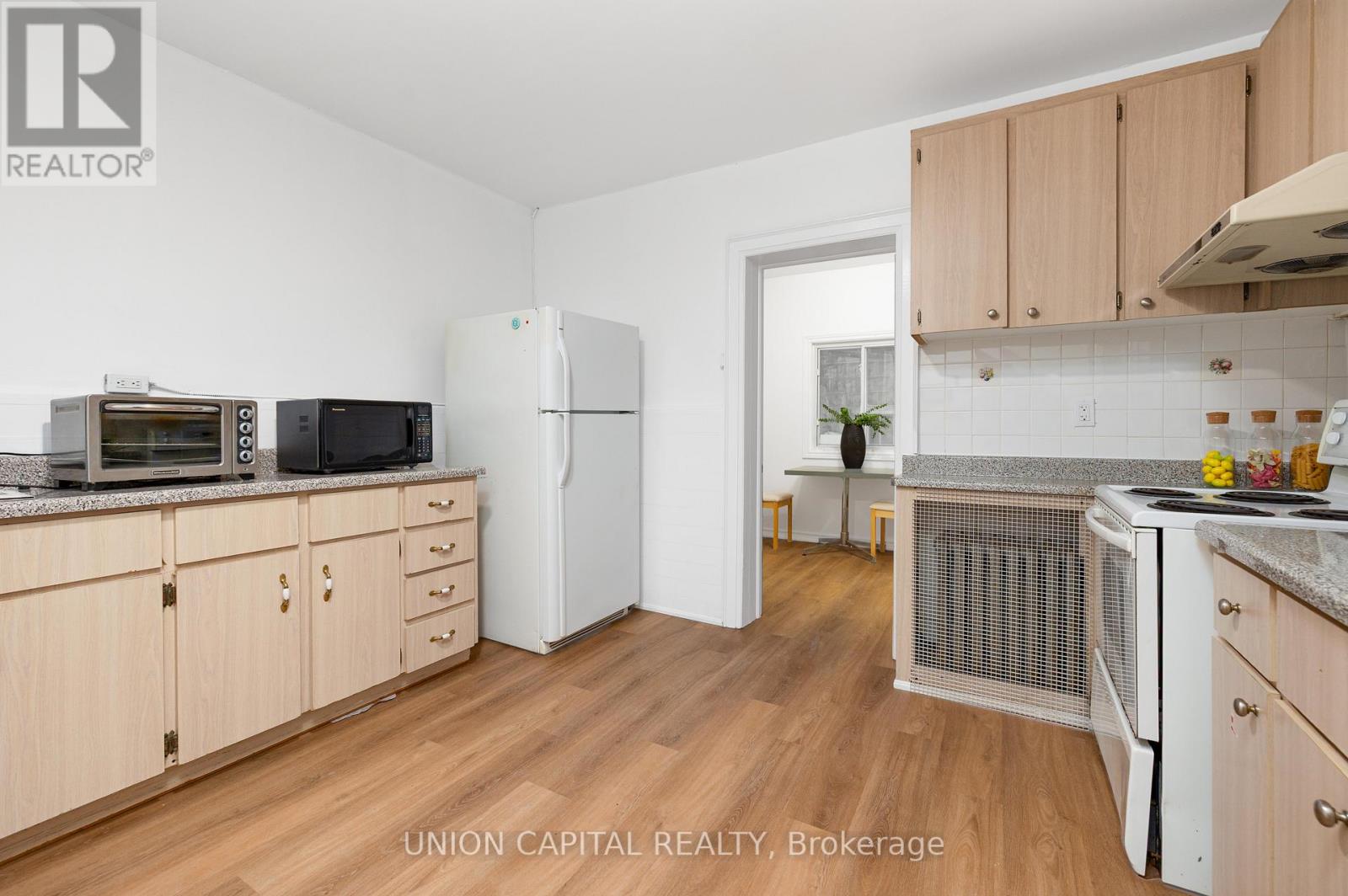 69 Denison Avenue, Toronto, Ontario  M5T 2M7 - Photo 17 - C12650956