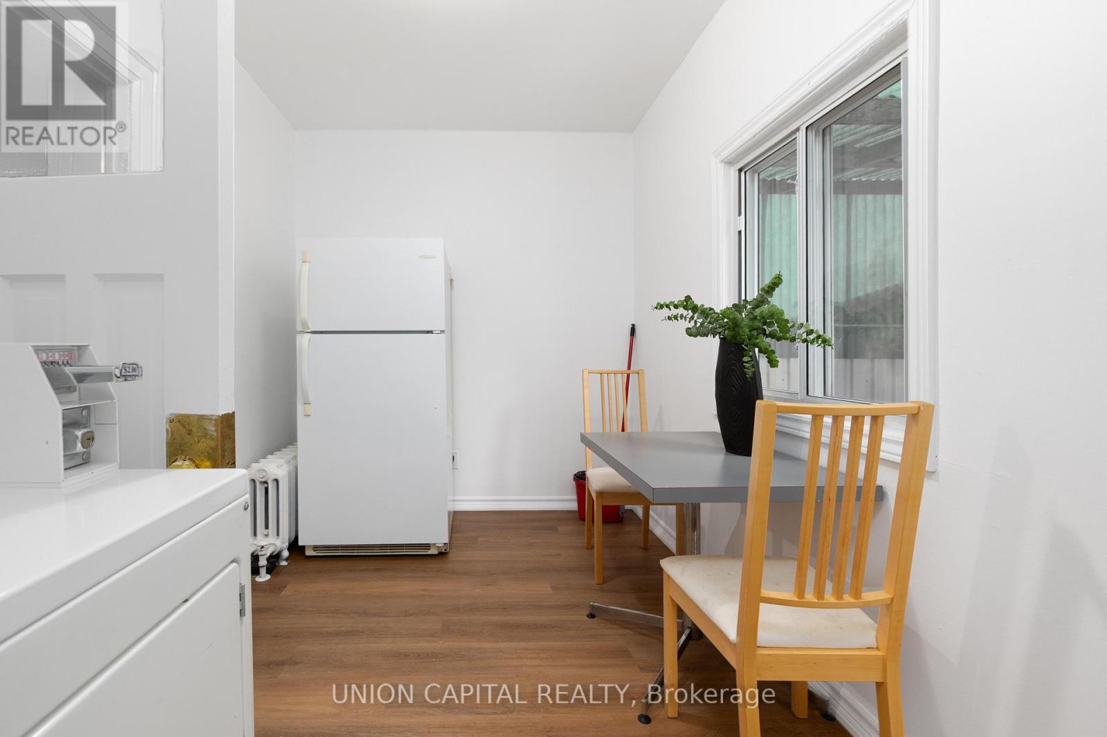 69 Denison Avenue, Toronto, Ontario  M5T 2M7 - Photo 18 - C12650956