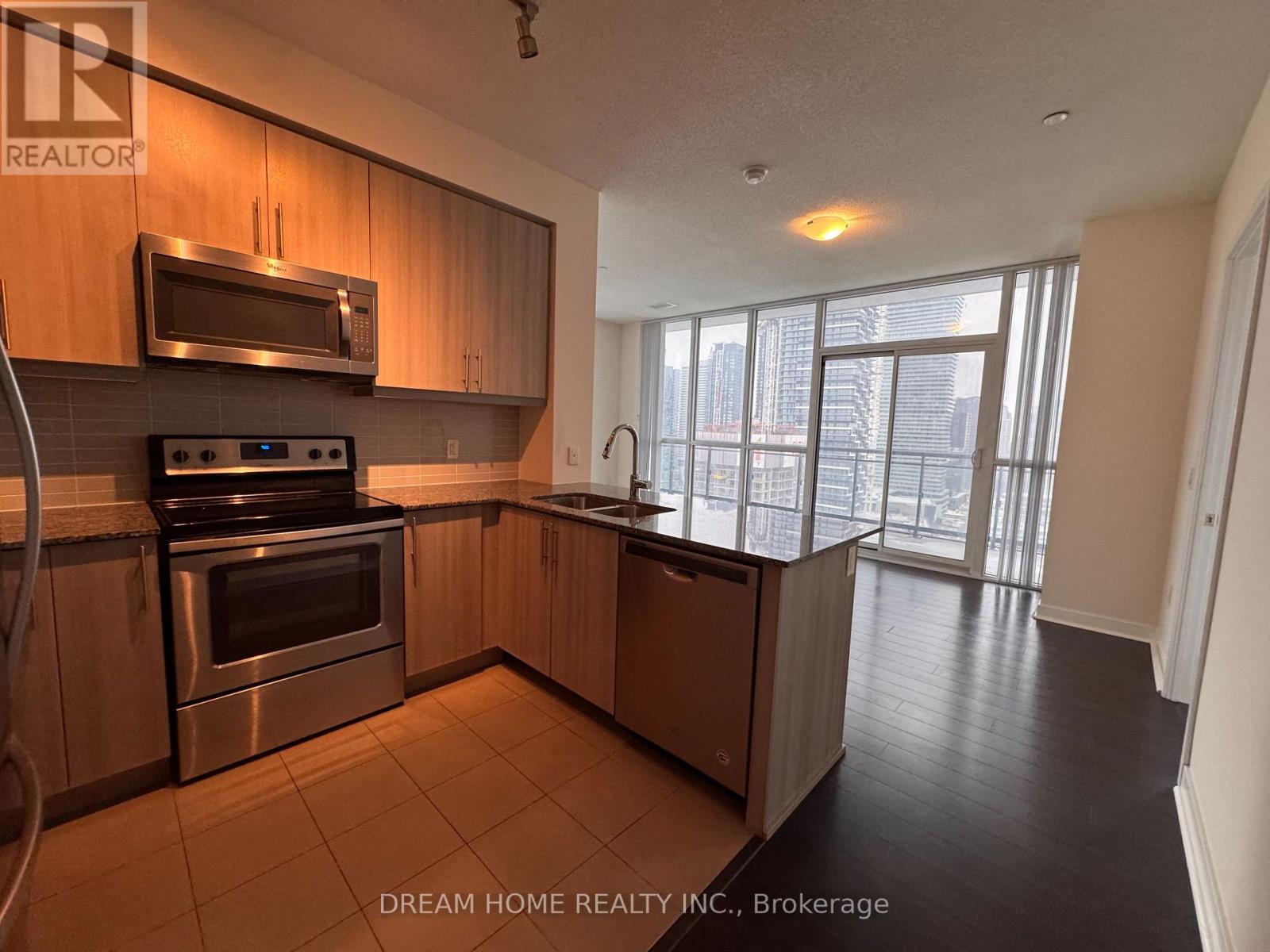 2009 - 3975 Grand Park Drive E, Mississauga, Ontario  L5B 0K4 - Photo 3 - W12650948