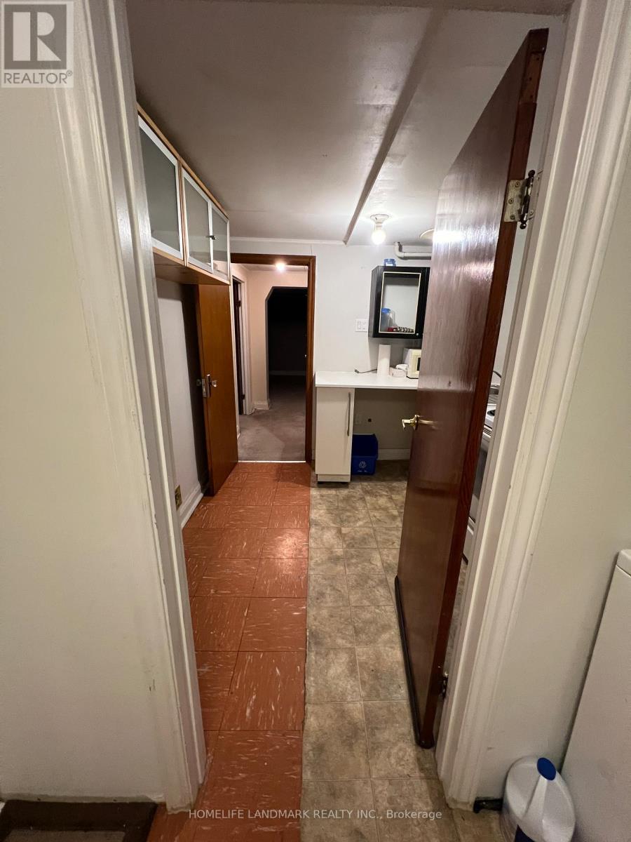 (Bsmt) - 11 Hutton Avenue, Toronto, Ontario  M4C 3L2 - Photo 8 - E12650980