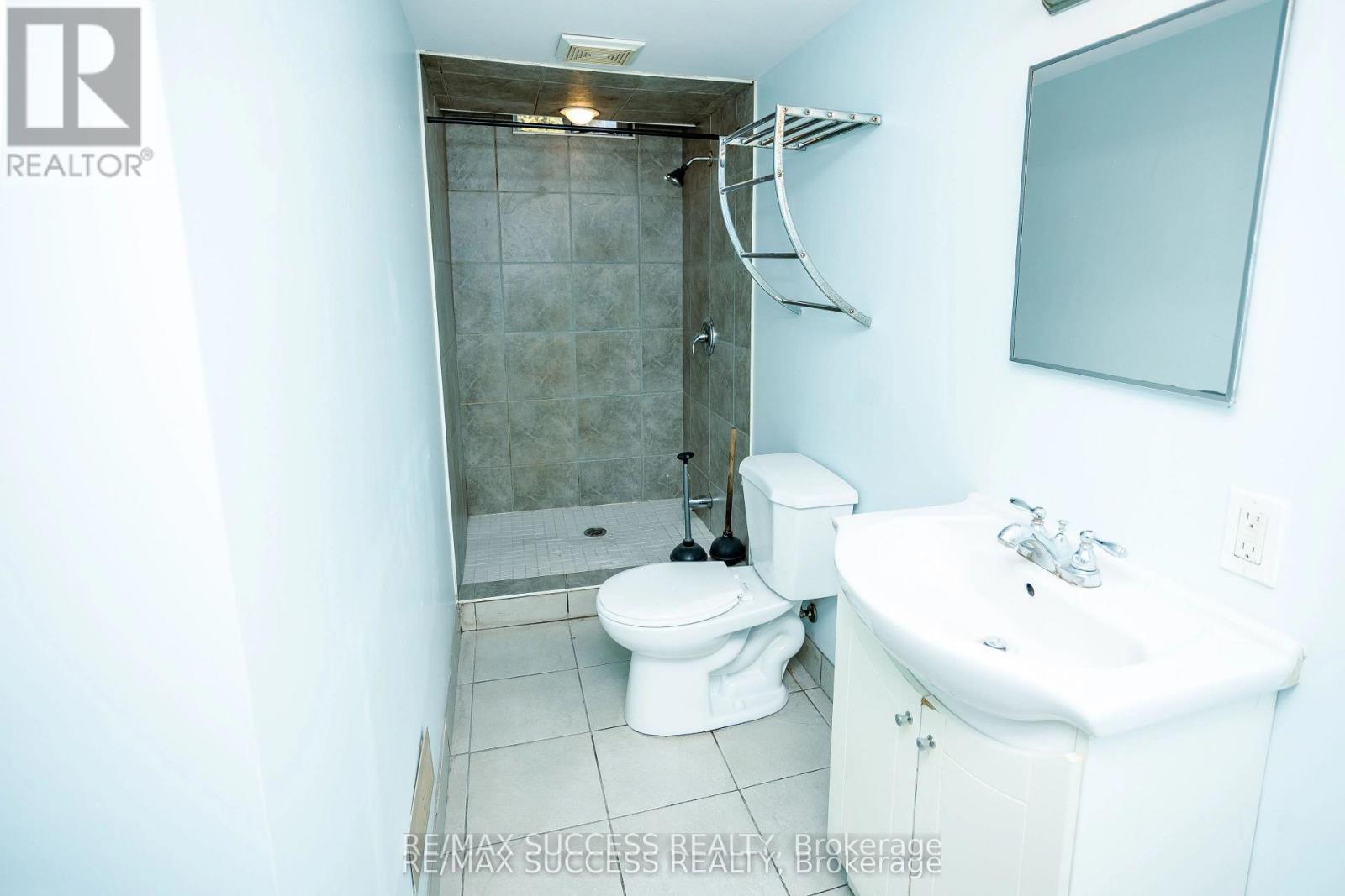 384 Flagstone Way W, Newmarket, Ontario  L3X 2R3 - Photo 15 - N12650976