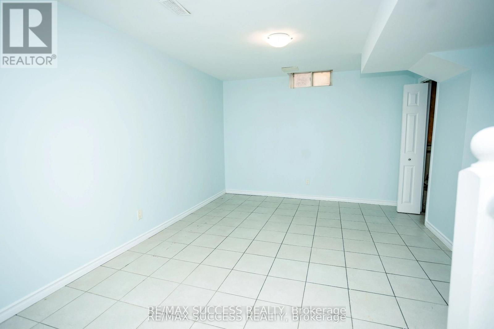 384 Flagstone Way W, Newmarket, Ontario  L3X 2R3 - Photo 17 - N12650976