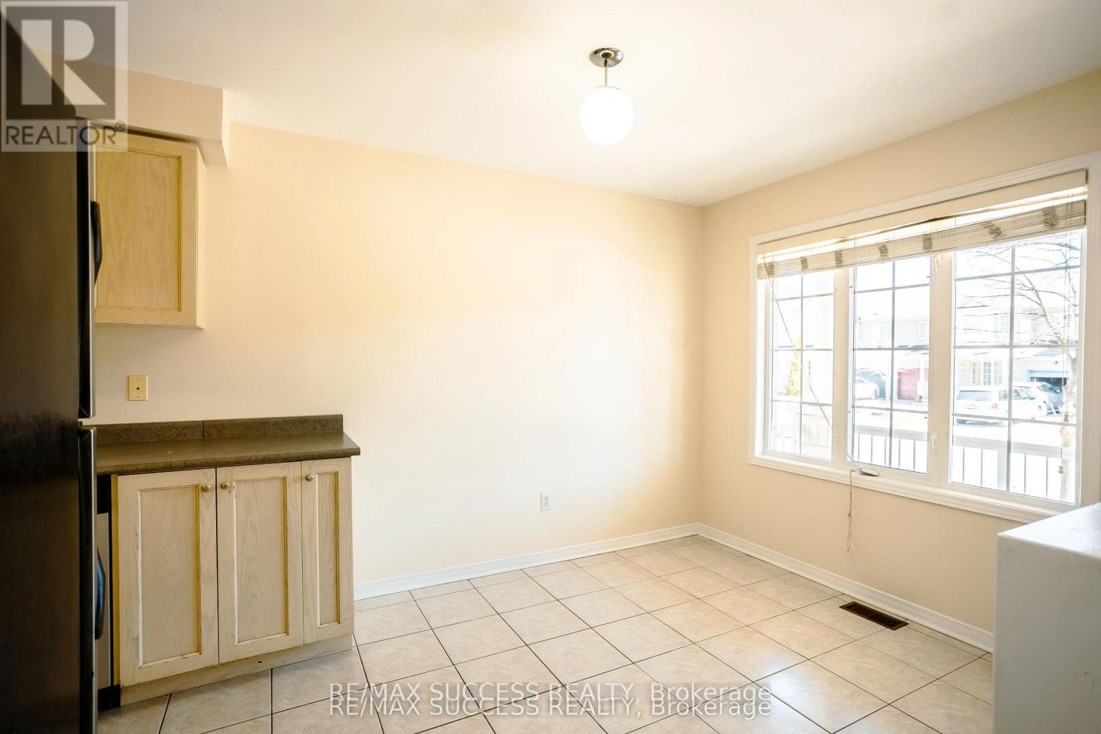 384 Flagstone Way W, Newmarket, Ontario  L3X 2R3 - Photo 30 - N12650976