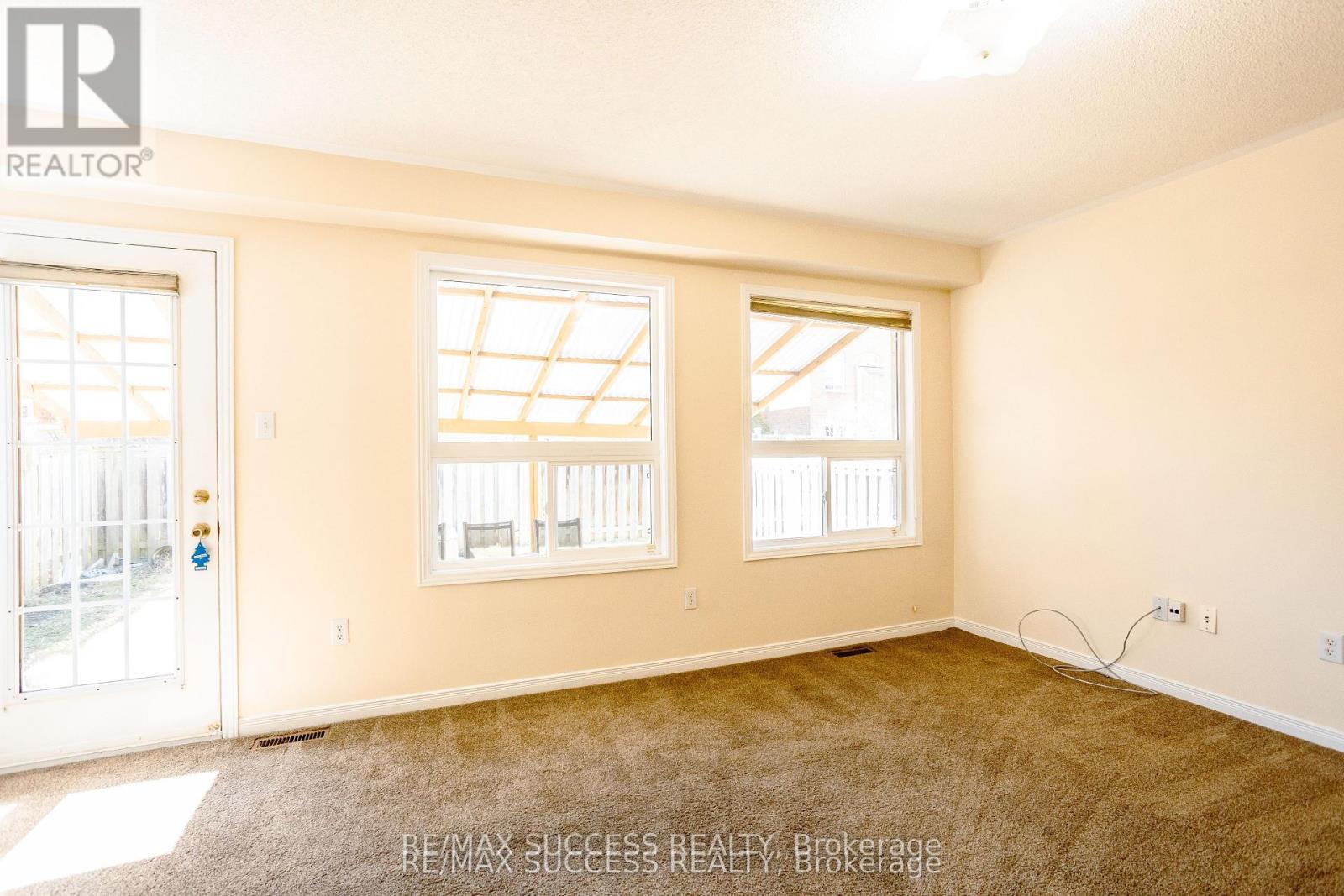 384 Flagstone Way W, Newmarket, Ontario  L3X 2R3 - Photo 4 - N12650976