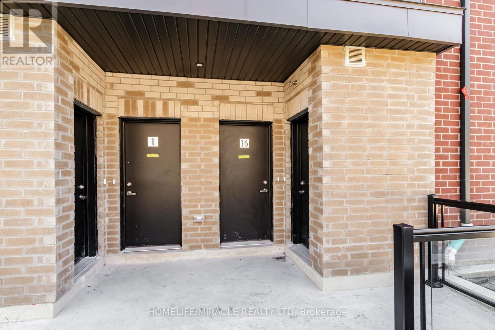 16 - 3415 Ridgeway Drive, Mississauga, Ontario  L5L 0B9 - Photo 4 - W12650984