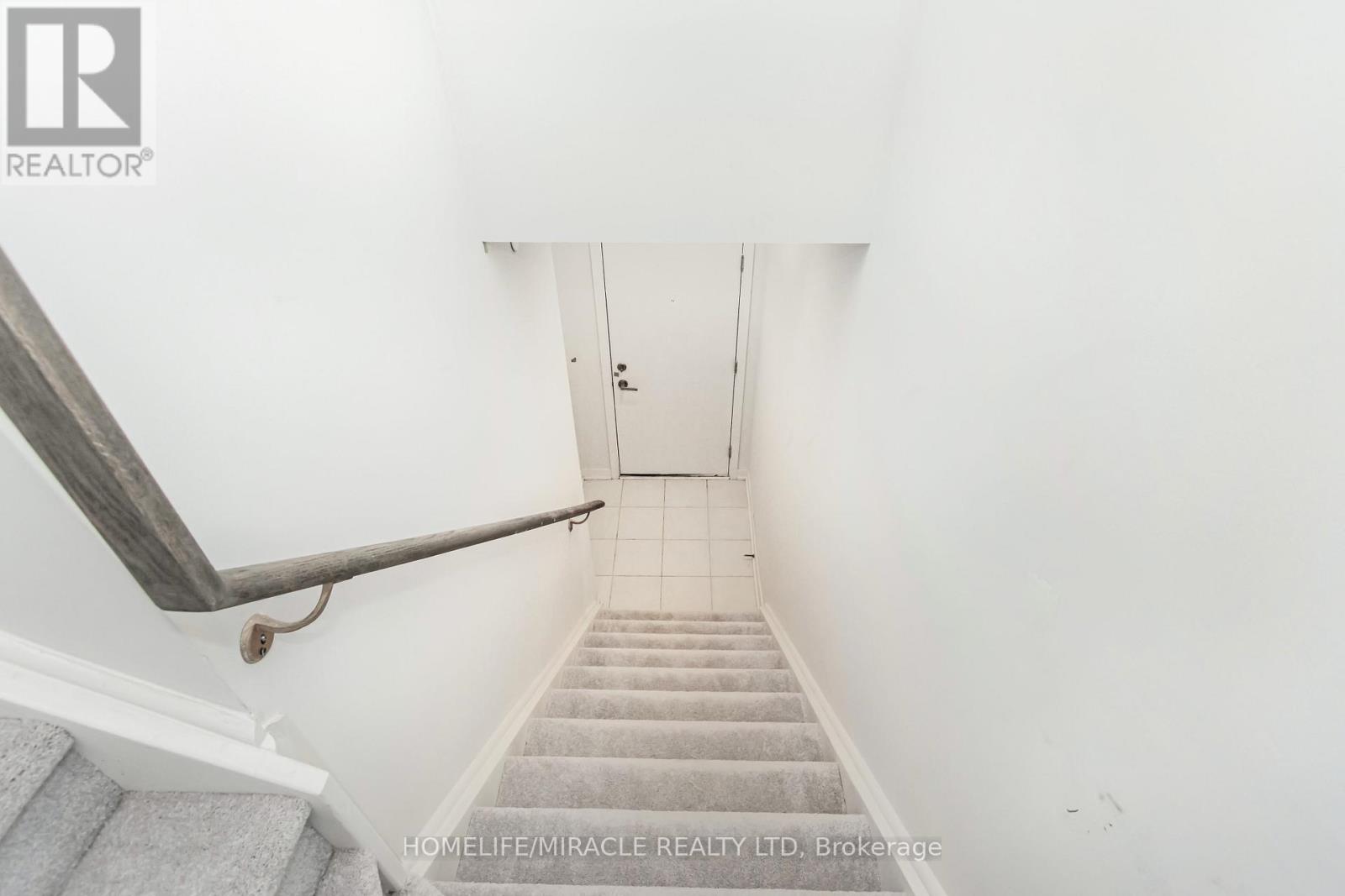 16 - 3415 Ridgeway Drive, Mississauga, Ontario  L5L 0B9 - Photo 5 - W12650984