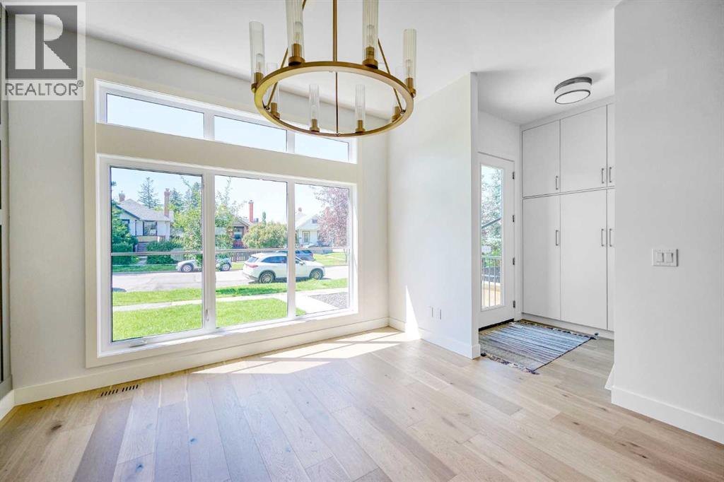 2006 26a Street Sw, Calgary, Alberta  T3E 2C1 - Photo 3 - A2245237