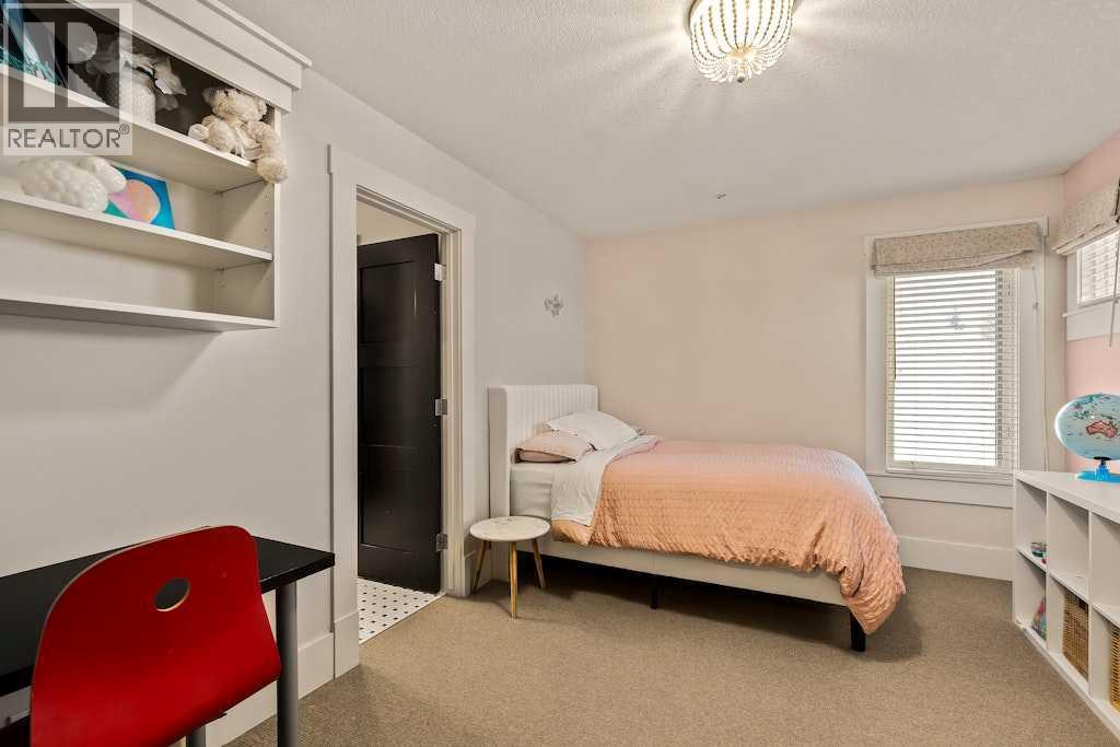 19 Sienna Ridge Bay Sw, Calgary, Alberta  T3H 3T2 - Photo 34 - A2276087