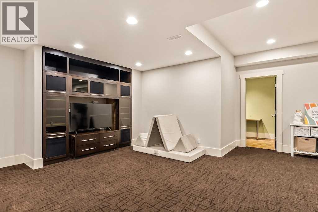 19 Sienna Ridge Bay Sw, Calgary, Alberta  T3H 3T2 - Photo 38 - A2276087