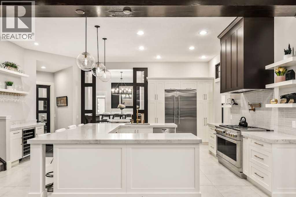 19 Sienna Ridge Bay Sw, Calgary, Alberta  T3H 3T2 - Photo 1 - A2276087