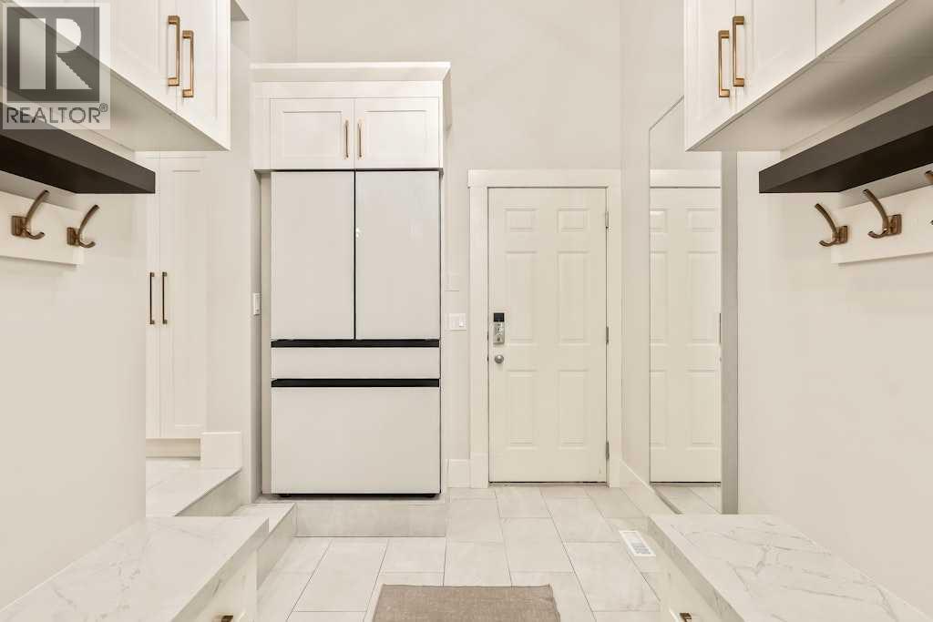 19 Sienna Ridge Bay Sw, Calgary, Alberta  T3H 3T2 - Photo 17 - A2276087