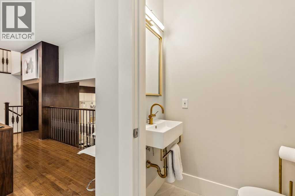 19 Sienna Ridge Bay Sw, Calgary, Alberta  T3H 3T2 - Photo 22 - A2276087