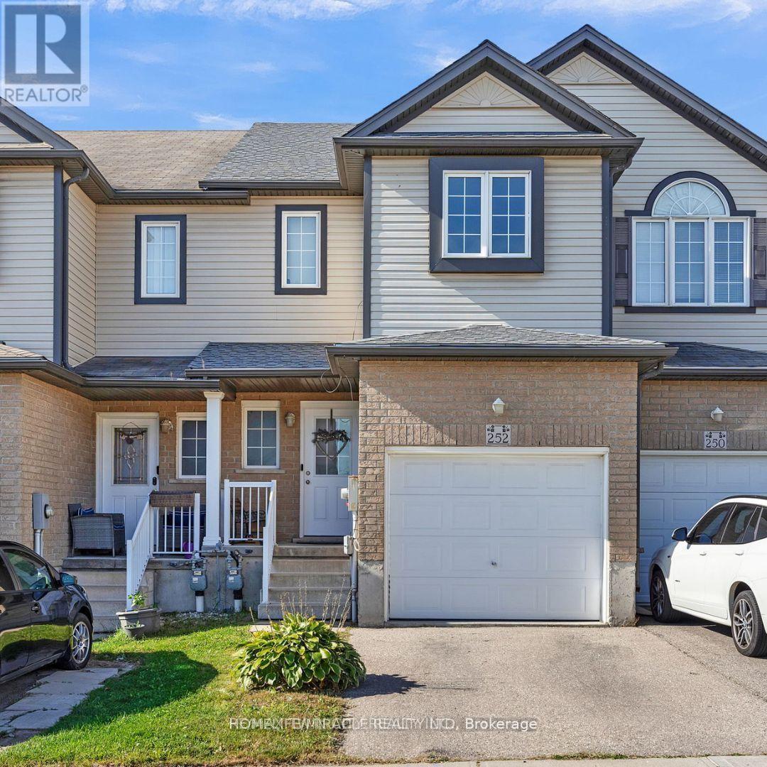 252 COUNTRYSTONE CRESCENT, Kitchener, Ontario