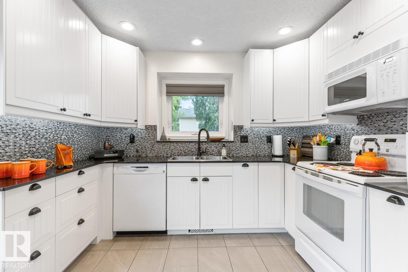 4631 10 AV NW, Edmonton, Alberta