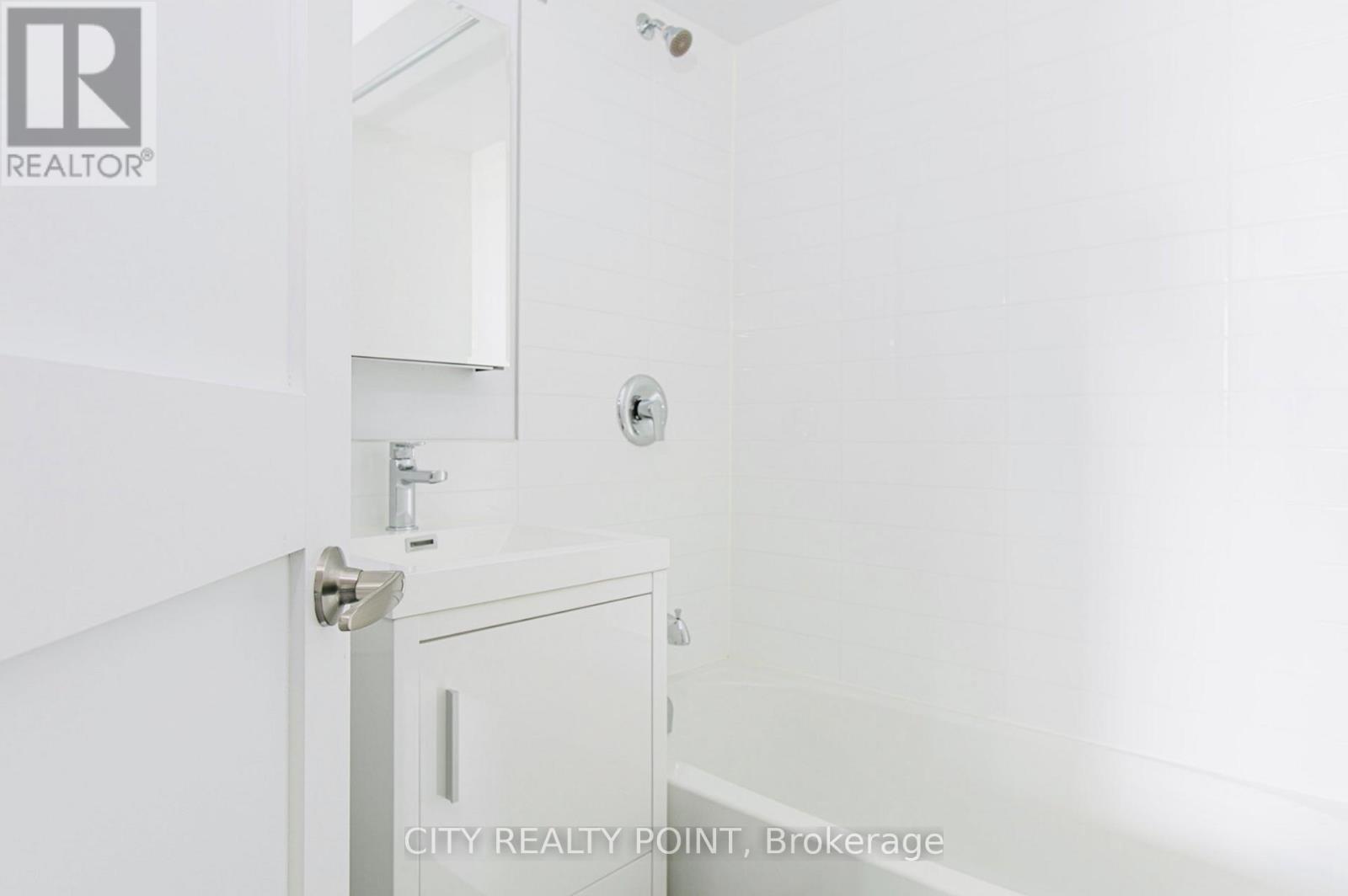 107 - 990 Avenue Road, Toronto, Ontario  M5P 2K8 - Photo 9 - C12651024